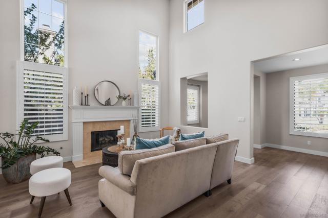Image 20 of 44 For 923 Merlo Ct
