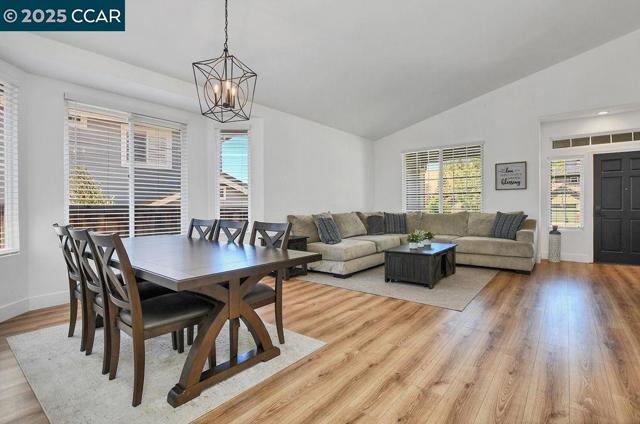 7016 Molluk Way, Clayton CA: https://media.crmls.org/mediaz/baad00de-0950-4371-8f15-d885b8443a70.jpg