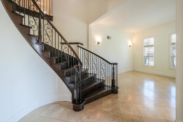 Detail Gallery Image 26 of 61 For 821 Shadow Ridge Pl, Chula Vista,  CA 91914 - 5 Beds | 4/1 Baths