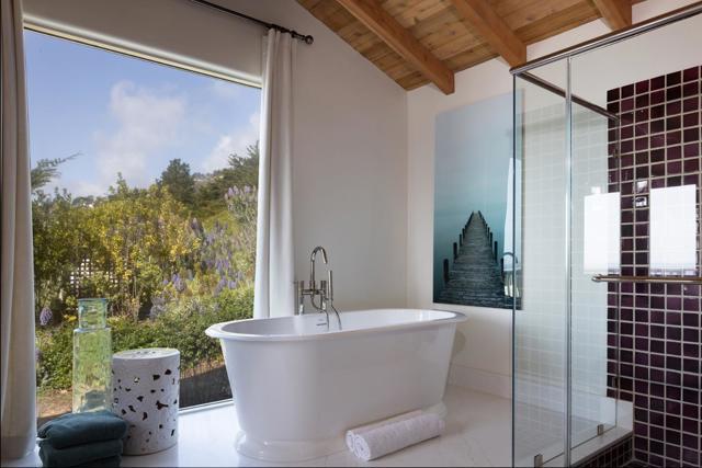 30530 Aurora Del Mar, Carmel CA: https://media.crmls.org/mediaz/baadc174-d970-4193-a111-8d8117437065.jpg