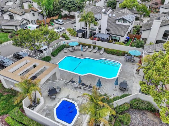 6426 Caminito Listo, San Diego CA: https://media.crmls.org/mediaz/baaef535-2d3e-42c5-ae86-c8c283b36b7d.jpg