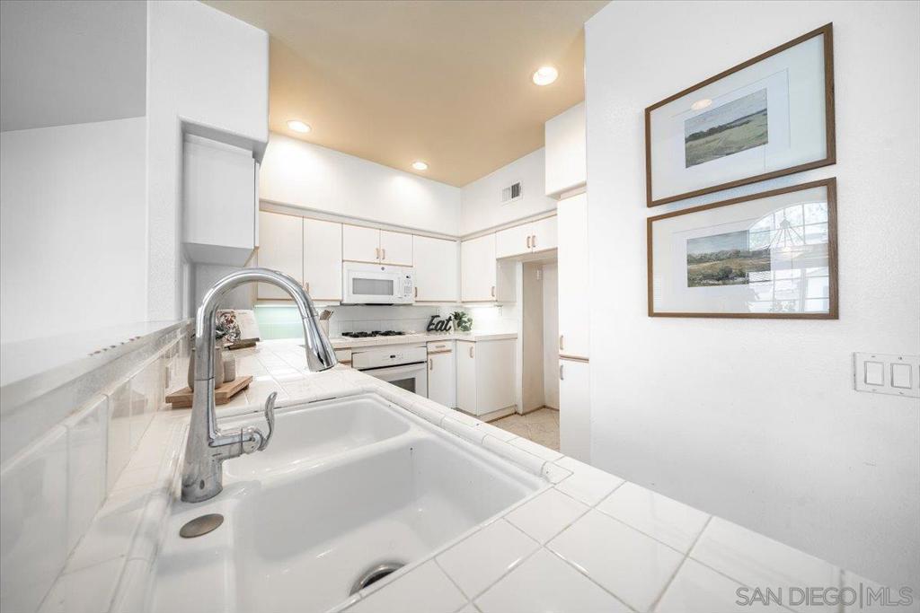 11985 Tivoli Park Row - photo 11