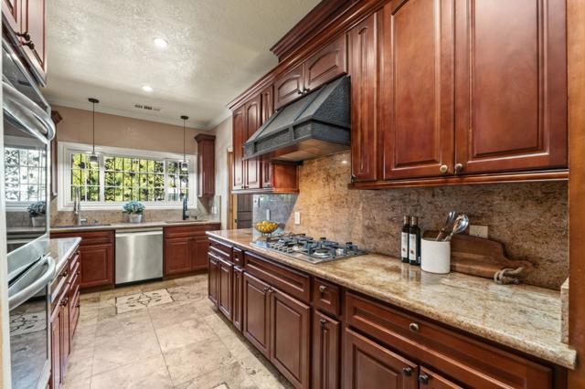 2536 Amethyst Drive, Santa Clara CA: https://media.crmls.org/mediaz/baaf8283-d347-4863-bc91-0fd9071da51d.jpg