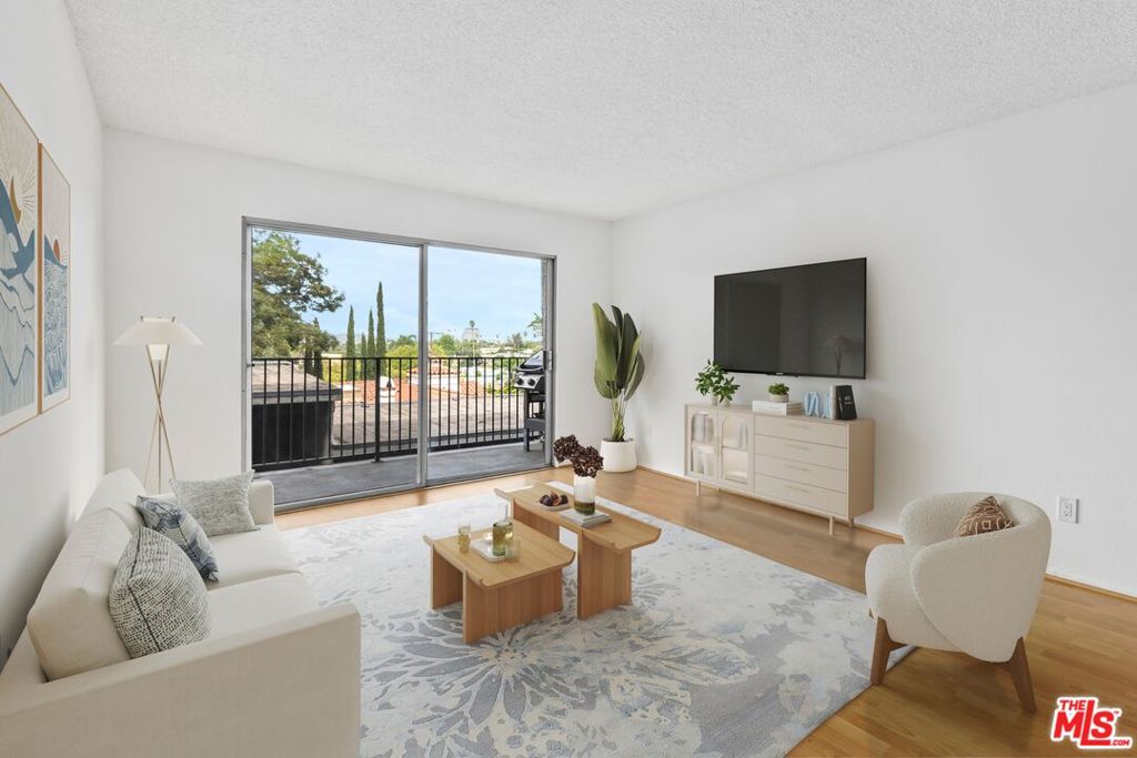 1517 E Garfield Avenue #23