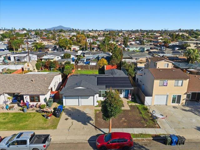 835 Colorado Ave, Chula Vista CA: https://media.crmls.org/mediaz/bab039bc-fc39-4e49-a083-f095eb98fa37.jpg