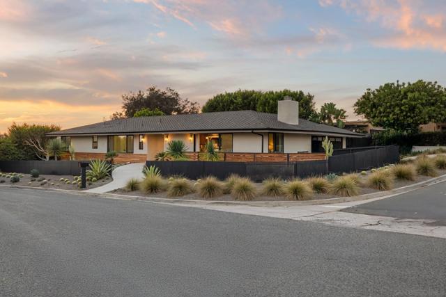 896 La Jolla Rancho Road, La Jolla CA: https://media.crmls.org/mediaz/bab10011-3ce7-4414-ae55-52204816e161.jpg