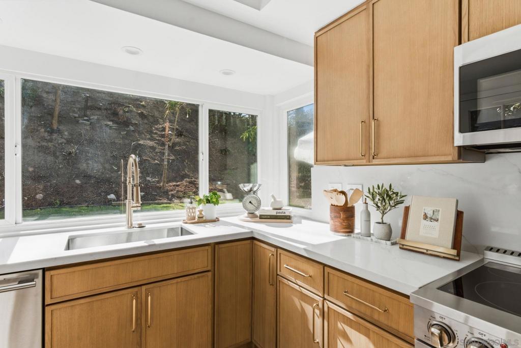 725 Santa Florencia - photo 14