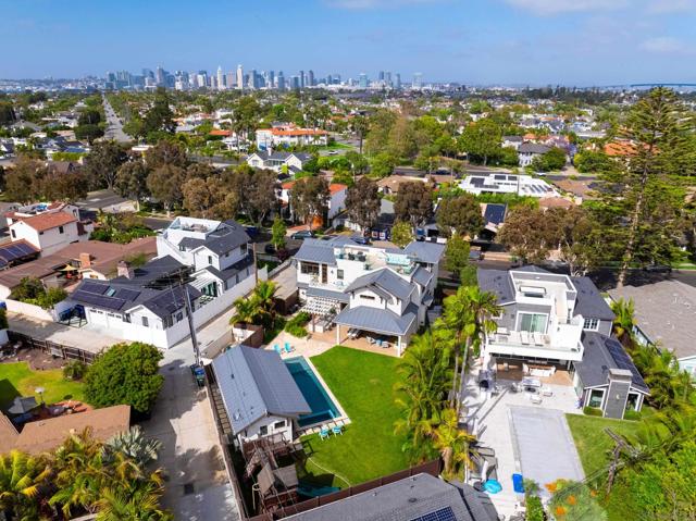 1040 Pine St, Coronado CA: https://media.crmls.org/mediaz/bab19b5d-23fa-411e-889d-ad31eff3081c.jpg