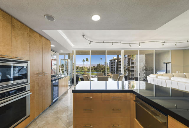 899 Island Drive #402, Rancho Mirage, CA 92270