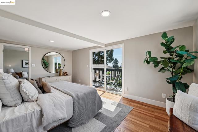 4015 Rhoda Ave, Oakland CA: https://media.crmls.org/mediaz/bab2f5ca-5a28-454b-8aec-1c1267e3e102.jpg
