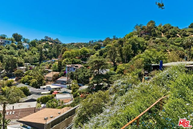 8305 Yuma Place, Los Angeles CA: https://media.crmls.org/mediaz/bab368eb-dc41-49e0-b59c-988fa3a6f48d.jpg