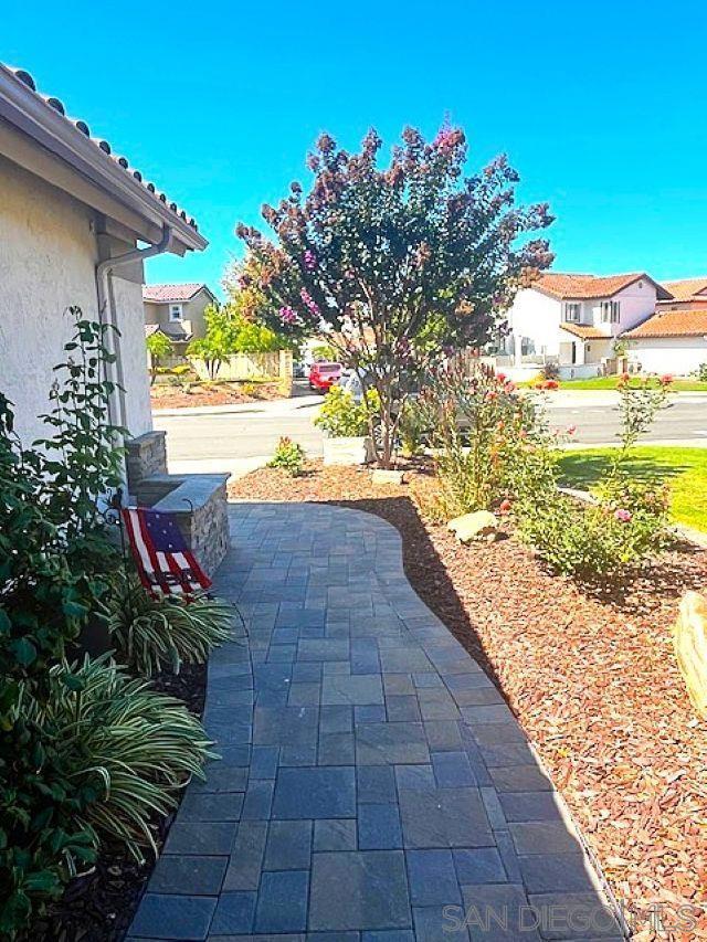 10970 Shy Bird Ln, San Diego CA: https://media.crmls.org/mediaz/bab3be9e-1dc1-4e55-93ed-33ed1703c733.jpg