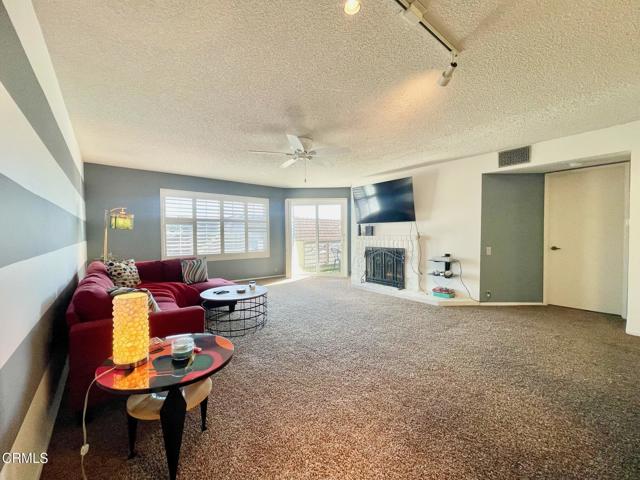 728 Island View Circle, Port Hueneme CA: https://media.crmls.org/mediaz/bab3fc0b-573b-460b-a3a7-5e071616dd00.jpg