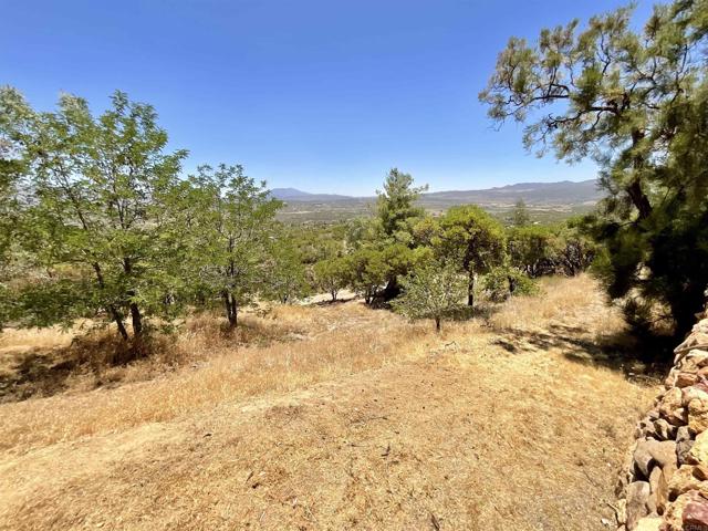 38281 Western Hills Drive, Anza CA: https://media.crmls.org/mediaz/bab5a859-b2f1-4314-bffd-3958ab7b4b5f.jpg