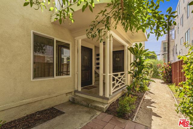 751 N Alfred Street, Los Angeles CA: https://media.crmls.org/mediaz/bab63db0-2057-4778-9113-9be77576de42.jpg