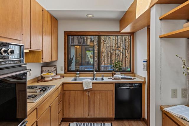 24520 Outlook Drive, Carmel CA: https://media.crmls.org/mediaz/bab6bf4f-108a-4fa0-836b-13ee94285cd8.jpg