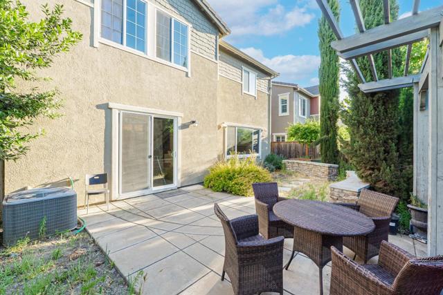 3970 Jordan Ranch Drive, Dublin CA: https://media.crmls.org/mediaz/bab71014-a0a1-467c-851e-45e49ad62a90.jpg
