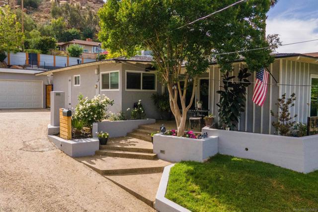 3859 Mount Rubidoux Drive, Riverside CA: https://media.crmls.org/mediaz/bab713c3-c588-4b73-be6b-15a671fd76c7.jpg