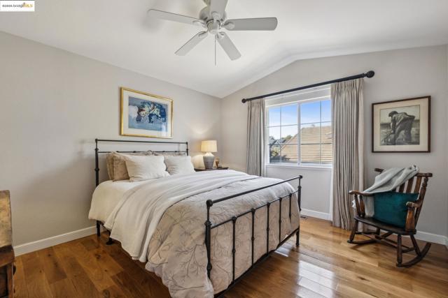 26 Farallon Ct, Richmond CA: https://media.crmls.org/mediaz/bab76ee9-bb89-4e09-a70c-bbce237ec529.jpg