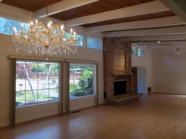 528 Moraga, Orinda CA: https://media.crmls.org/mediaz/bab7c512-866c-453f-bccb-be6fc21d949d.jpg