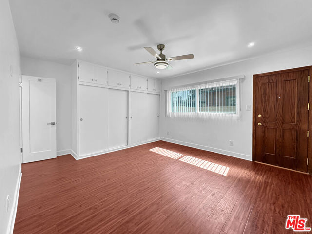 804 E Kelso Street, Inglewood CA: https://media.crmls.org/mediaz/bab96acb-3434-4650-80a9-0603c4a8a7c9.jpg