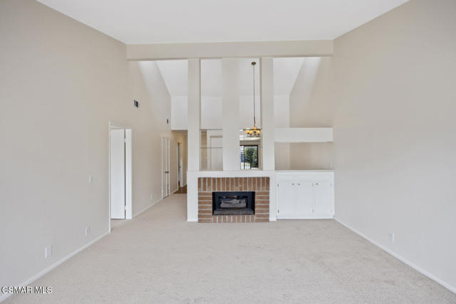 4535 Falkirk Bay, Oxnard CA: https://media.crmls.org/mediaz/bab98fcf-1f36-4e38-9981-5cd8c2403dc9.jpg
