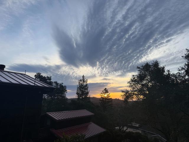 108 Santa Maria Avenue, Portola Valley CA: https://media.crmls.org/mediaz/bab99fdd-c864-4709-8185-2bf80a8e602b.jpg