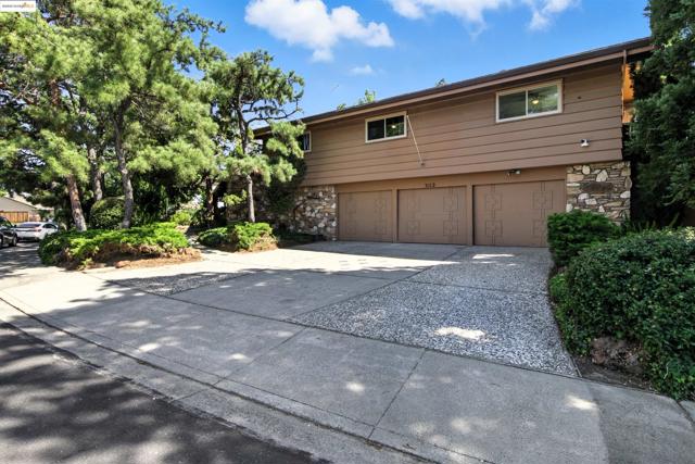 3112 View Drive, Antioch CA: https://media.crmls.org/mediaz/baba2e8f-10a4-47f8-b0ea-59a459ae1d72.jpg