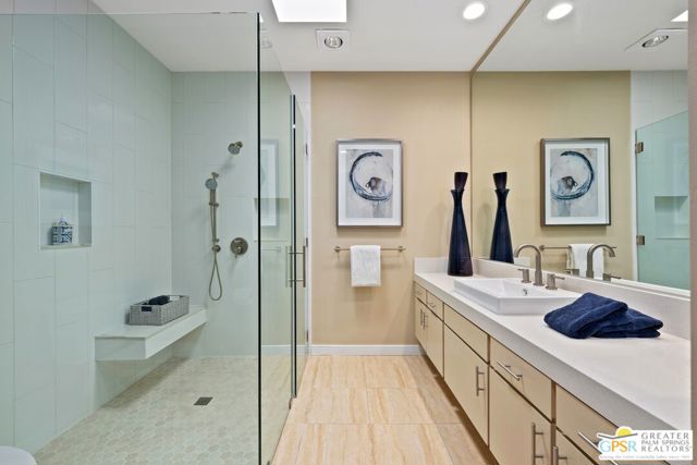 1346 E Andreas Road, Palm Springs CA: https://media.crmls.org/mediaz/baba578e-1d75-4c36-b88d-7443ac60178a.jpg