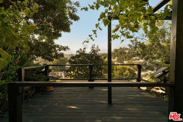 3130 Isabel, Los Angeles CA: https://media.crmls.org/mediaz/babad014-98f6-4927-b6f0-4fa281562861.jpg
