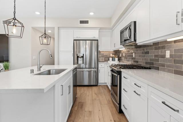 Image 15 of 33 For 2706 Via Alta Place