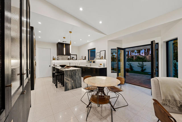75465 Montecito Drive, Indian Wells CA: https://media.crmls.org/mediaz/babb747d-d278-4fd8-8eff-9a1eaf2333df.jpg