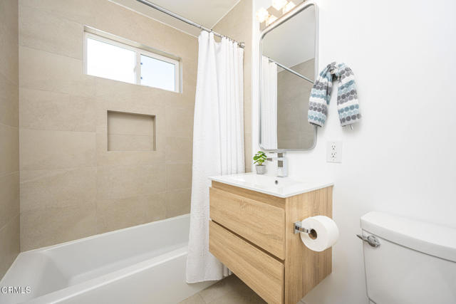 Detail Gallery Image 13 of 18 For 11118 Califa St, North Hollywood,  CA 91601 - 3 Beds | 2 Baths