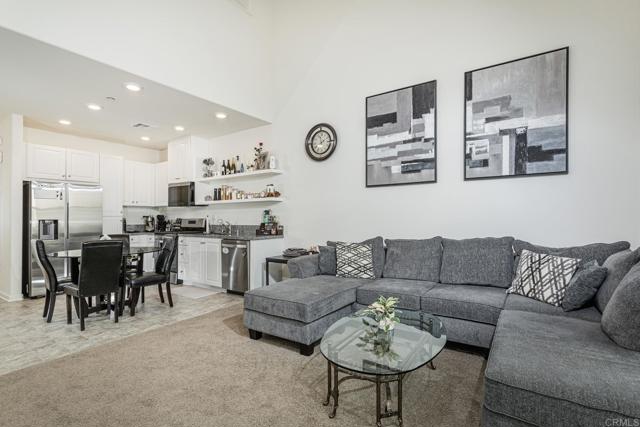 Detail Gallery Image 5 of 43 For 958 Foxwood Ln, Vista,  CA 92081 - 1 Beds | 2 Baths