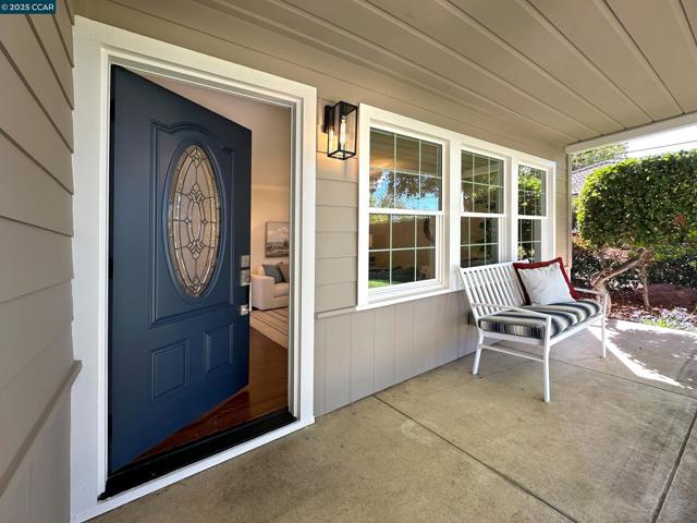1818 Granada Dr, Concord CA: https://media.crmls.org/mediaz/babc8bdc-6108-4016-a3d8-04341c0198a7.jpg