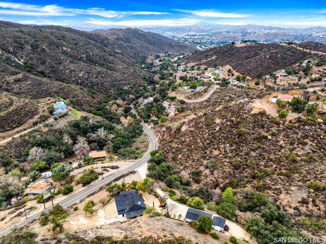 13764 Jamul DR, Jamul CA: https://media.crmls.org/mediaz/babc90ca-f673-46be-ac18-616b4c2408eb.jpg