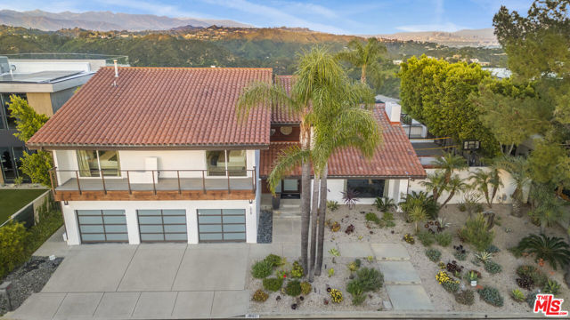 2028 Stradella Road, Los Angeles CA: https://media.crmls.org/mediaz/babcab01-9f47-452d-a5f2-a55a408bdee4.jpg