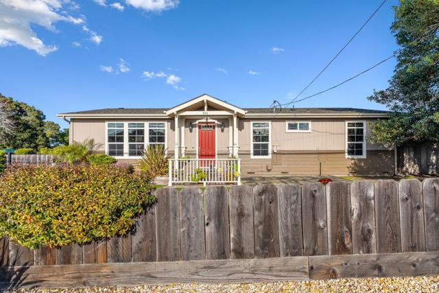 541 Casanova Avenue, Monterey CA: https://media.crmls.org/mediaz/babd5c69-41b4-4ca3-966e-3013d160df9f.jpg