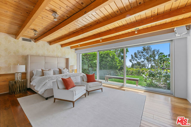 1470 N Tigertail Road, Los Angeles CA: https://media.crmls.org/mediaz/babdcd74-6502-4c39-9aec-18a762f9613c.jpg