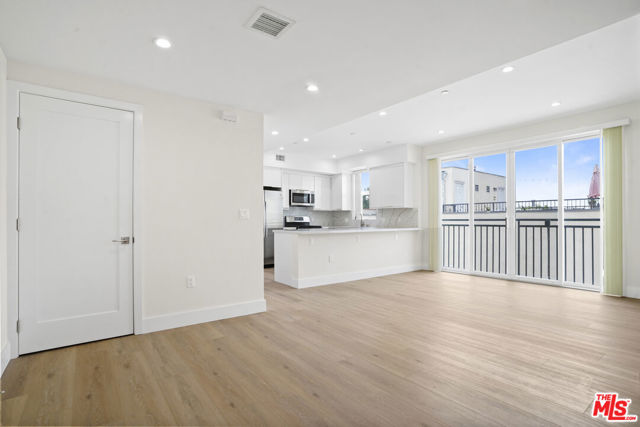 11042 La Maida Street, North Hollywood CA: https://media.crmls.org/mediaz/babea243-e4e3-4818-9d61-9bea74e9fe4a.jpg