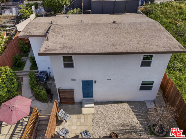 3741 Woolwine Drive, Los Angeles CA: https://media.crmls.org/mediaz/babebfde-c5f8-4287-ae63-ca107690e9e4.jpg