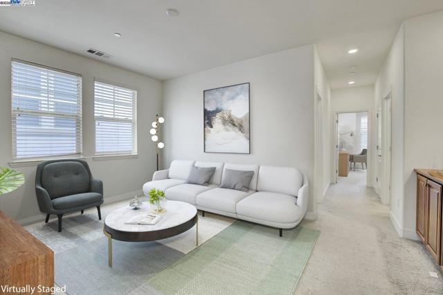 41538 Casabella Cmn, Fremont CA: https://media.crmls.org/mediaz/babf0a87-2f41-4065-a1a9-ef1dd0878b50.jpg