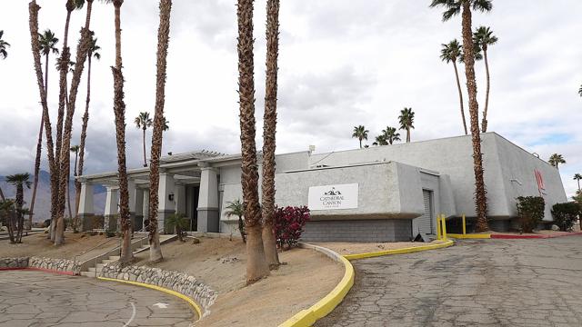 34451 Calle Las Palmas, Cathedral City CA: https://media.crmls.org/mediaz/babf29d5-1afc-45c4-bbc1-cec89e83e81c.jpg