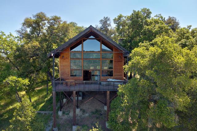 38225 Nason Road, Carmel Valley CA: https://media.crmls.org/mediaz/babf3085-471e-4399-9a99-ea31766893b6.jpg
