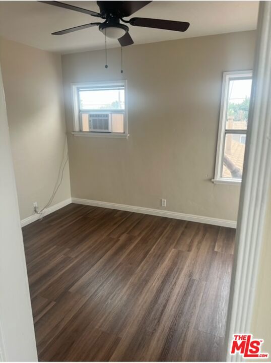 900 W 69th Street, Los Angeles CA: https://media.crmls.org/mediaz/bac03c6d-dbc5-4141-b1ac-2ec6c3615534.jpg