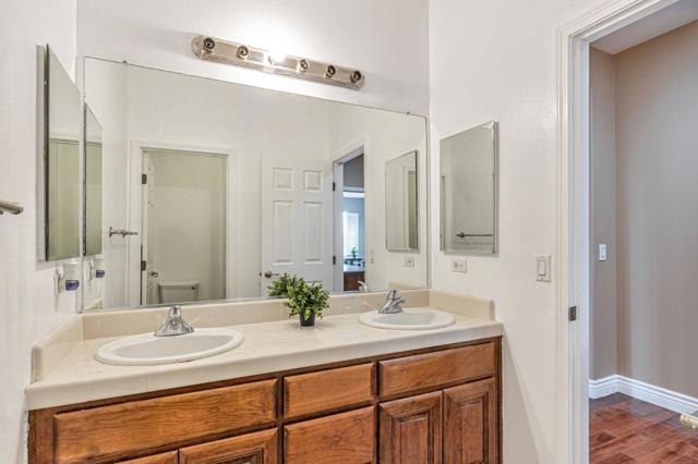 9632 Cherrywood Court, Gilroy CA: https://media.crmls.org/mediaz/bac04f70-4f2d-424e-ba5c-5f250f7322e8.jpg