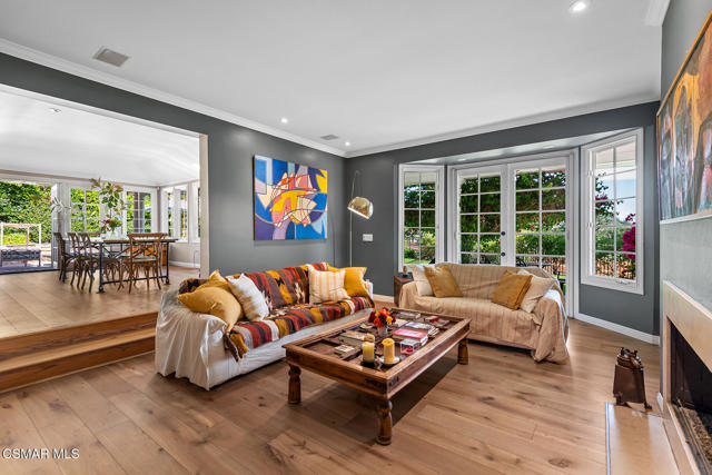 4498 Rayburn Street, Westlake Village CA: https://media.crmls.org/mediaz/bac073f3-5264-4b35-bbaf-85ce61f60742.jpg