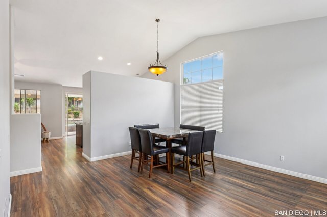 24641 Lincoln AVE, Murrieta CA: https://media.crmls.org/mediaz/bac09bb5-0f1d-41c1-8c97-de8733e5a0c7.jpg