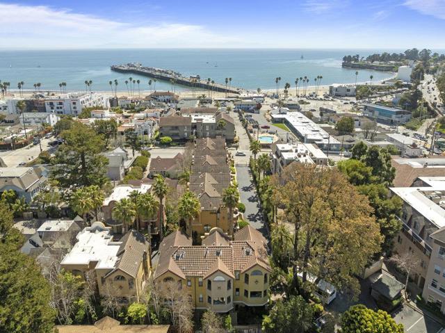 233 Villa Mar Vista, Santa Cruz CA: https://media.crmls.org/mediaz/bac10c62-ffd9-4b0b-a3ff-d52c7f26a499.jpg