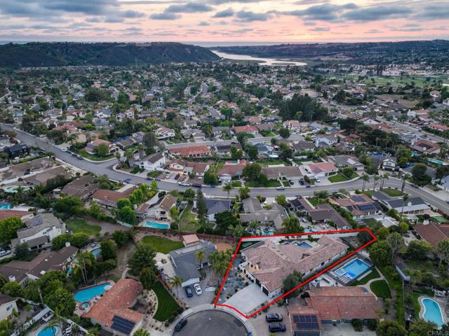 2630 Vistosa Place, Carlsbad CA: https://media.crmls.org/mediaz/bac17e6d-7f20-4d16-b800-4c8df8039d22.jpg